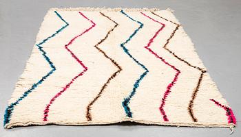 A CARPET, MOROCCO, ca 221 x 150 cm.