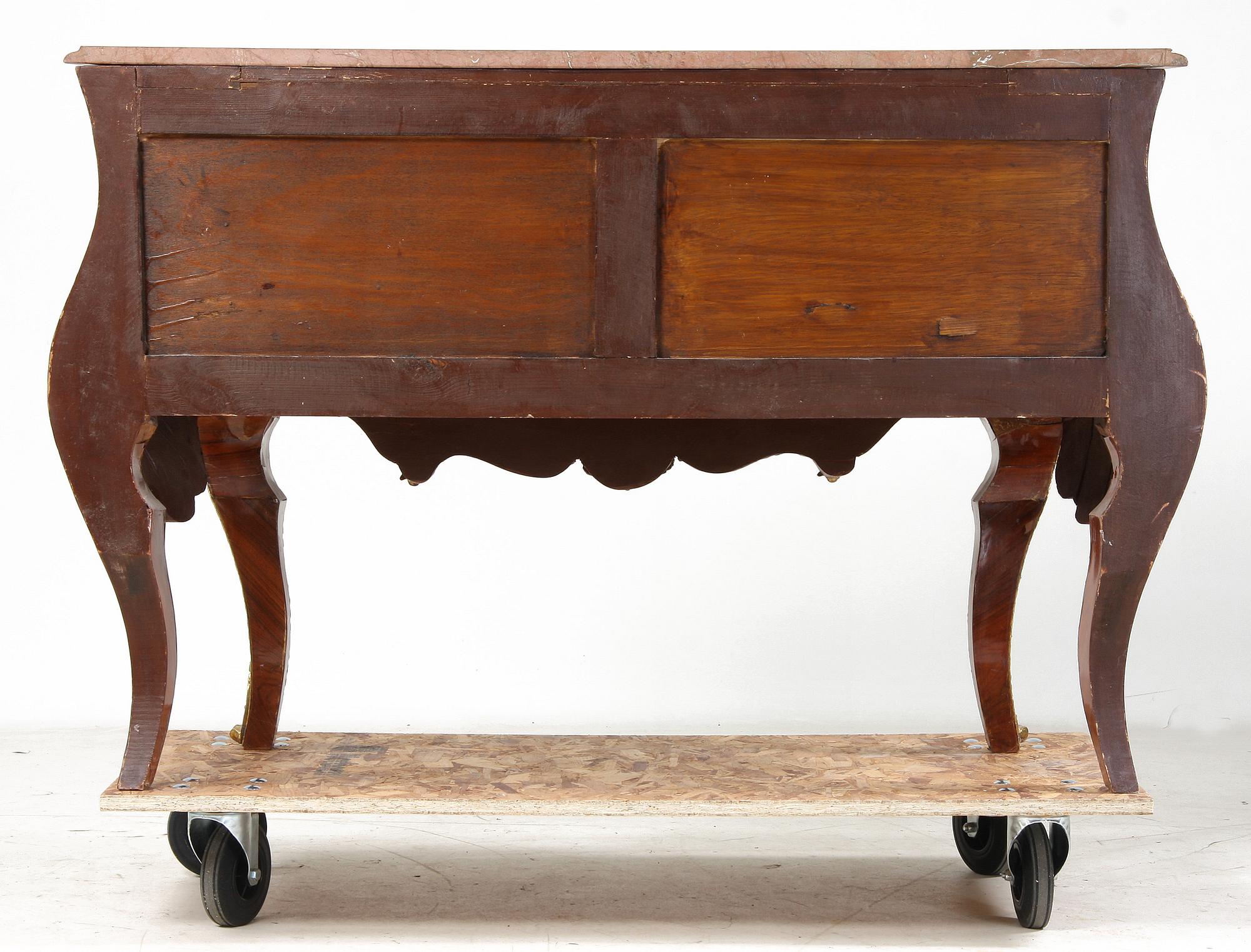 BYRÅ, Louis XV-stil, 1900/2000-tal.