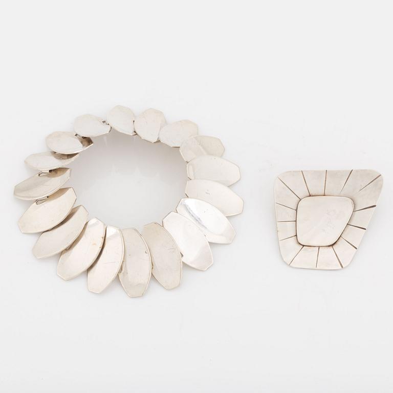 Armband och brosch, silver, SEB, Silvervarufirman Elsbri Ab.