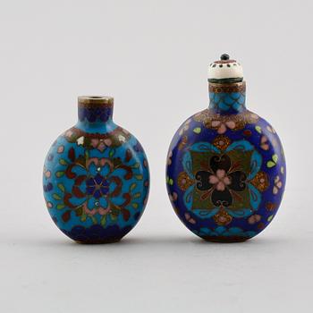 SNUSFLASKOR, 2 st, cloisonné, Kina, 1800-/1900-tal.
