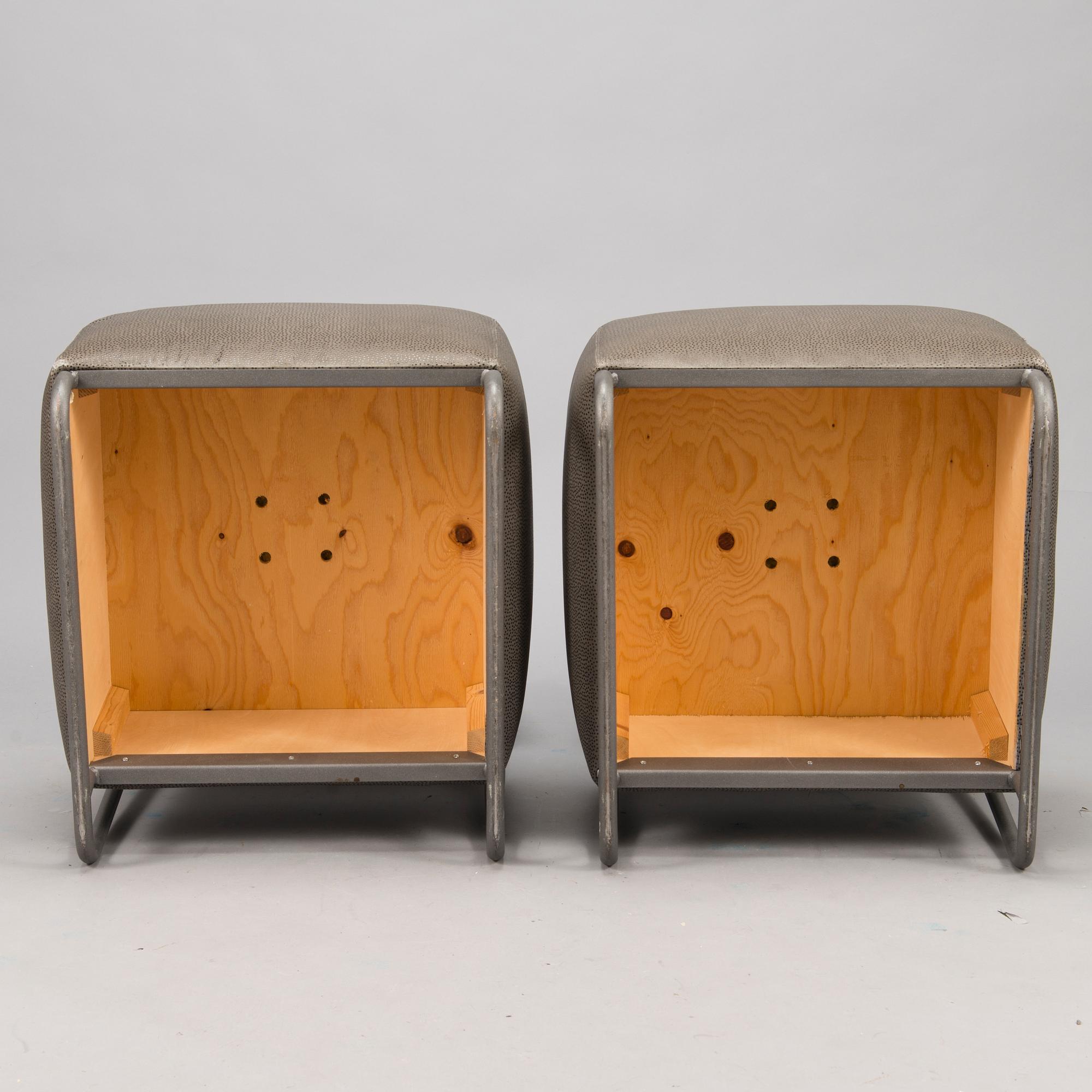 HARRI KORHONEN, fåtöljer ett par, "Oscar", Inno Interior. Formgiven 1989.