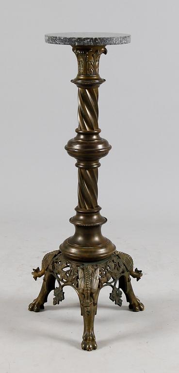 PIEDESTAL, mässing, 1900-talets första hälft.