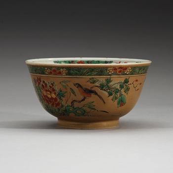 SKÅL, porslin. Qingdynastin, Kangxi (1662-1722).