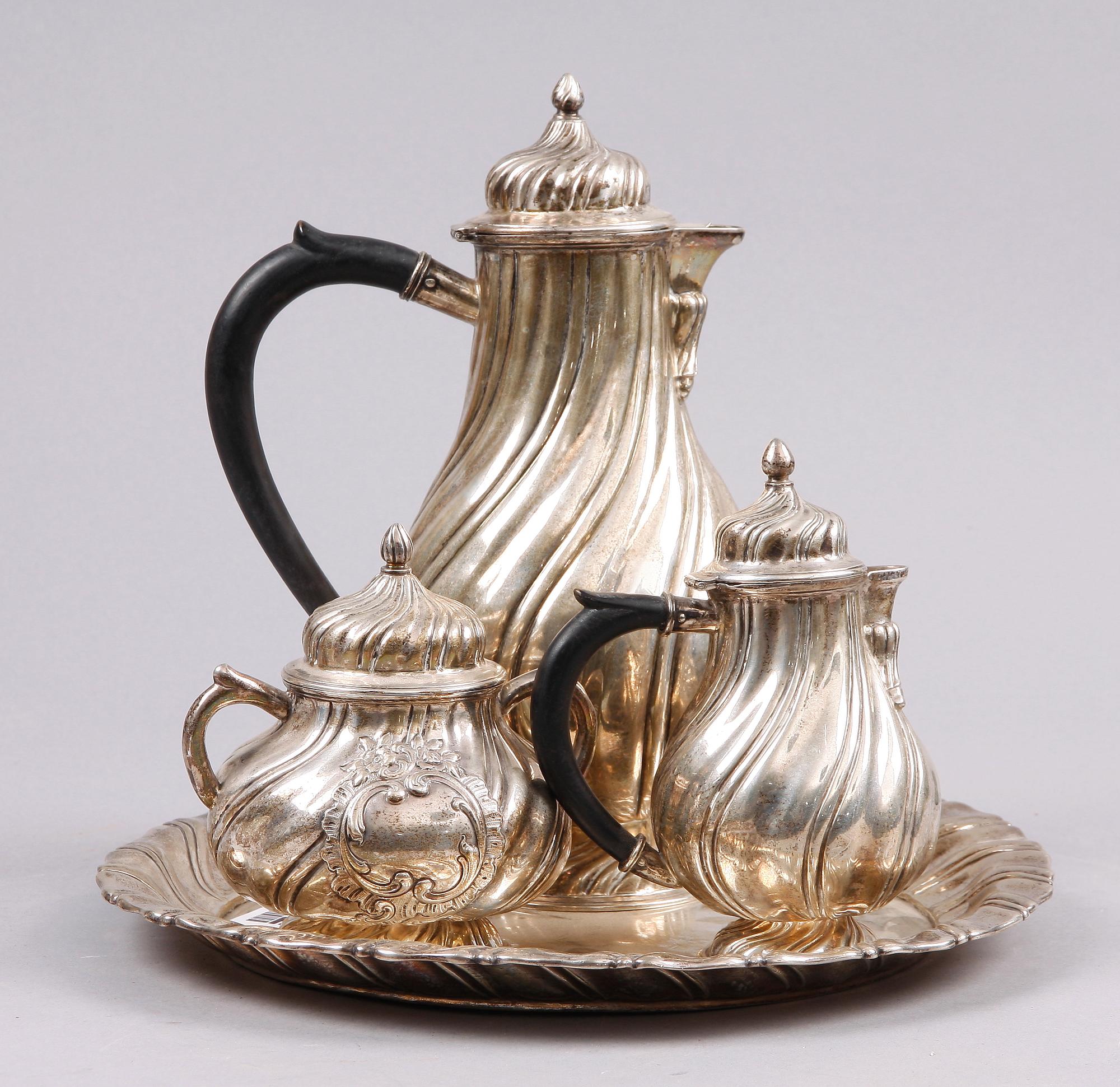 KAFFESERVIS, 4 delar. Silver. Rokokostil. Tot 1740 g.