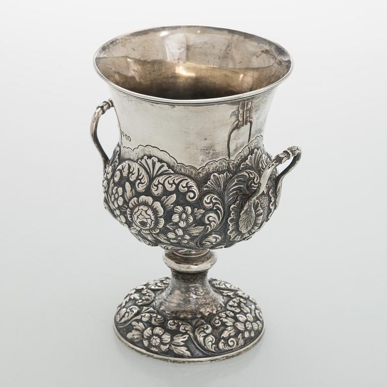 A sterling silver bowl, John Evans II,  London England 1838.