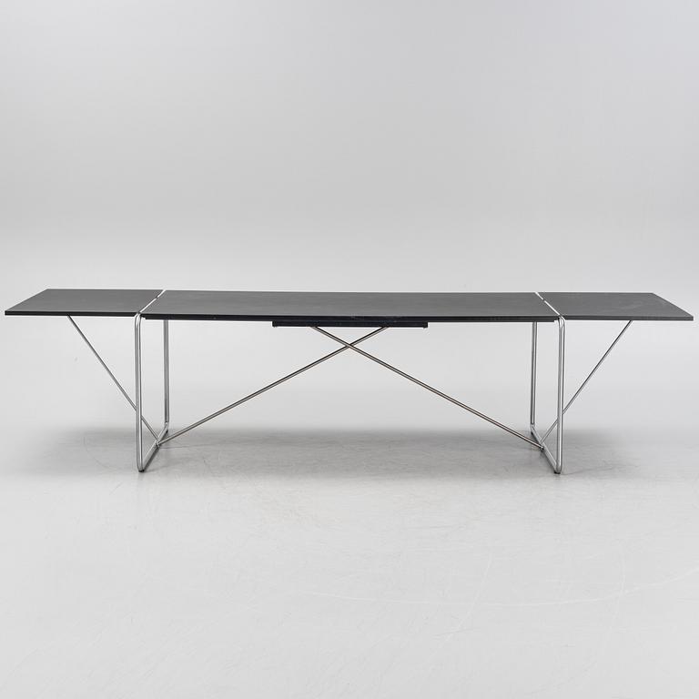 Niels Jørgen Haugesen, a model 4750 dining table, Fredericia, Denmark.