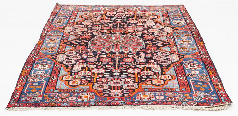 Rug, oriental, circa 224 x 137 cm.