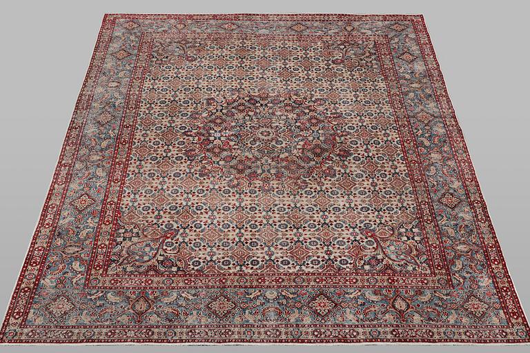 A carpet, Persian, Vintage Design, ca 325 x 197 cm.