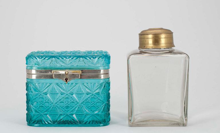 TEDOSOR, 2 st, glas och mässing, Ryssland 1800-tal samt sekelskiftet 1800/1900-tal.