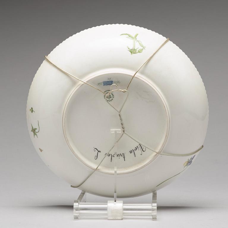 A set of five Royal Copenhagen 'Flora Danica' dishes, Denmark, 20th Century.