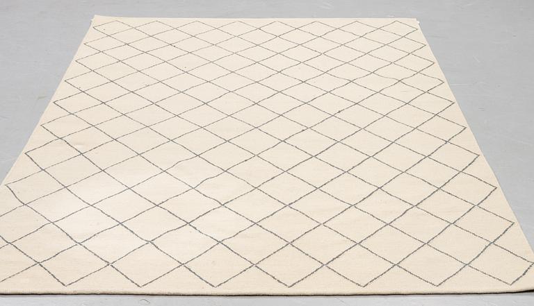 Carpet, Flat weave, 'Diamond -OffWhite/Grey', Chharwall & Jonsson, ca 282 x 184 cm.