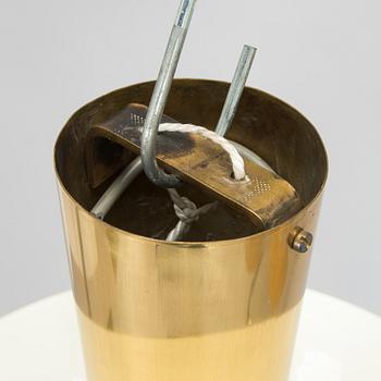 Paavo Tynell, taklampa, modell 9045 Idman 1900-talets mitt.