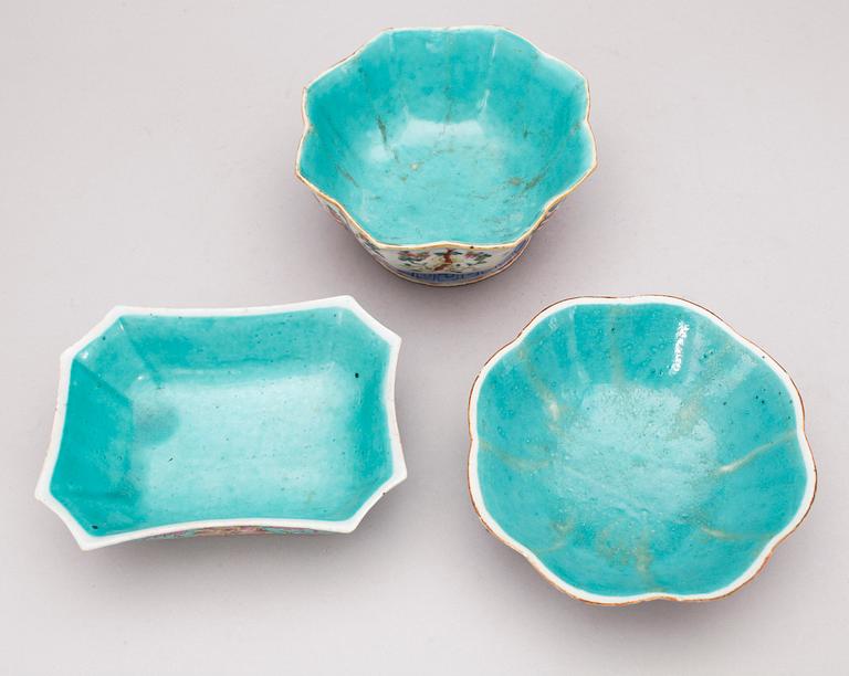 SKÅLAR, 3 st, porslin, Kina, Qing dynastin, 1800-tal.