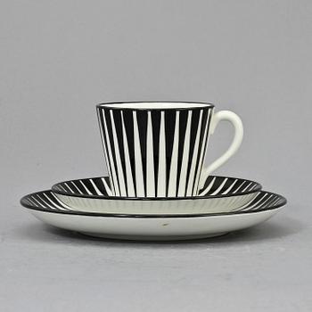 KAFFEKOPPAR, 4 st samt ASSIETTER, 4 st, flintgods, "Zebra", Eugene Trost, Upsala-Ekeby Gefle, 1955-1967.