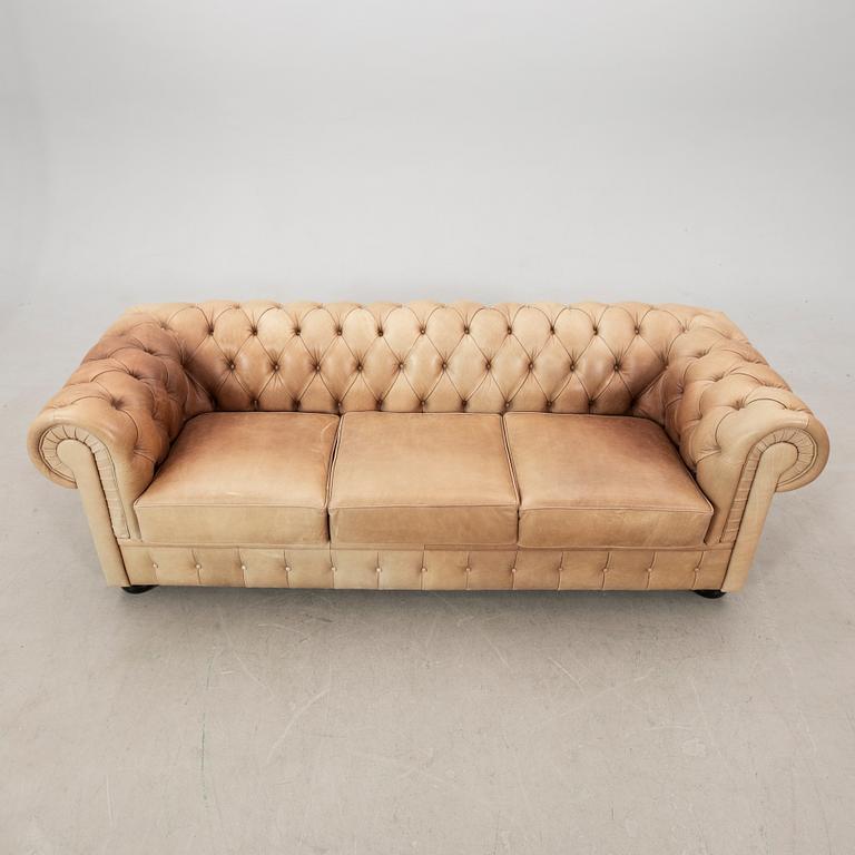 Sofa, Chesterfield model from the later part of the 20th century.