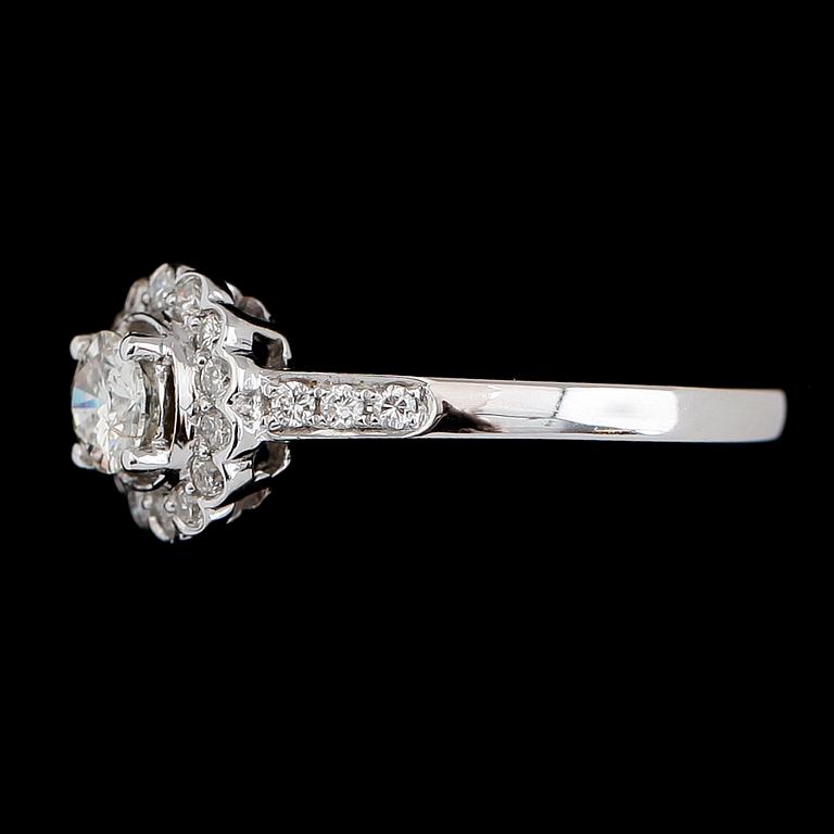 RING, 18 k vitguld, briljantslipade diamanter tot ca 0,55 ct.