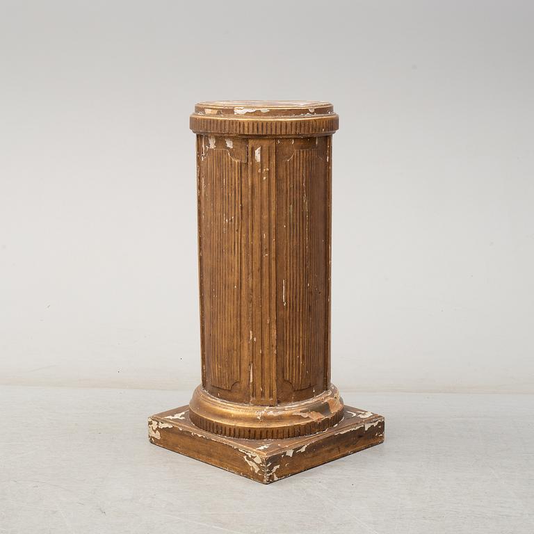 A gustavian style pedestal, first half of the 20th century.