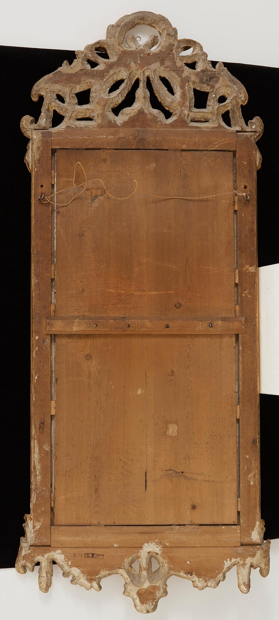 SPEGEL, av Nils Meunier (spegelmakare i Stockholm 1754-97). Gustaviansk.