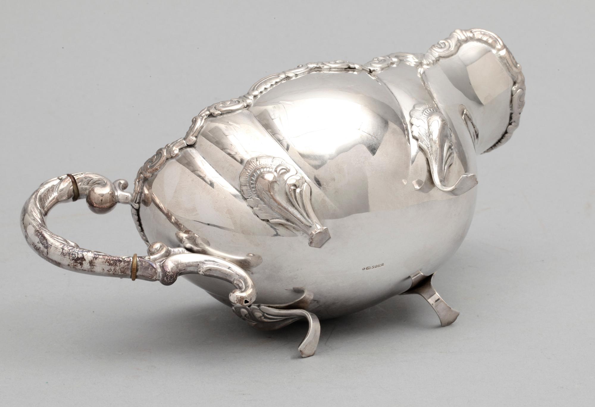 SÅSKANNA, silver, rokokostil, importstämplar, 1900-tal. Vikt c:a 280 g.