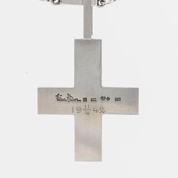 WIWEN NILSSON, a signed silver cross and chain Lund 1942, total weight ca 27 gr. The chain is not W Nilsson.