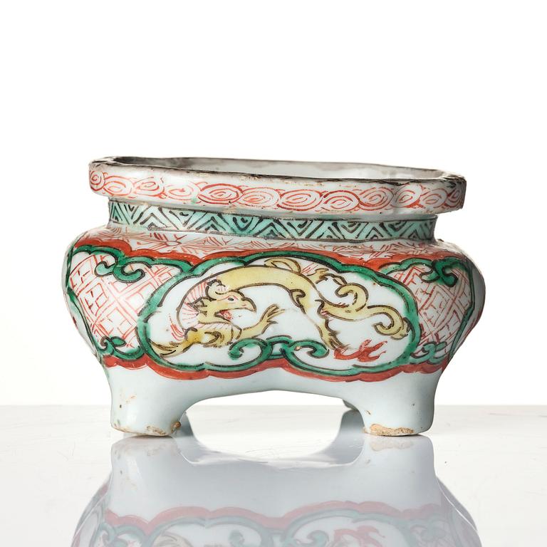 A wucai decorated censer 'Liding', late Ming dynasty, 17th century.