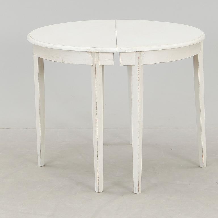 MÅNBORD, ett par, 1800-talets mitt.