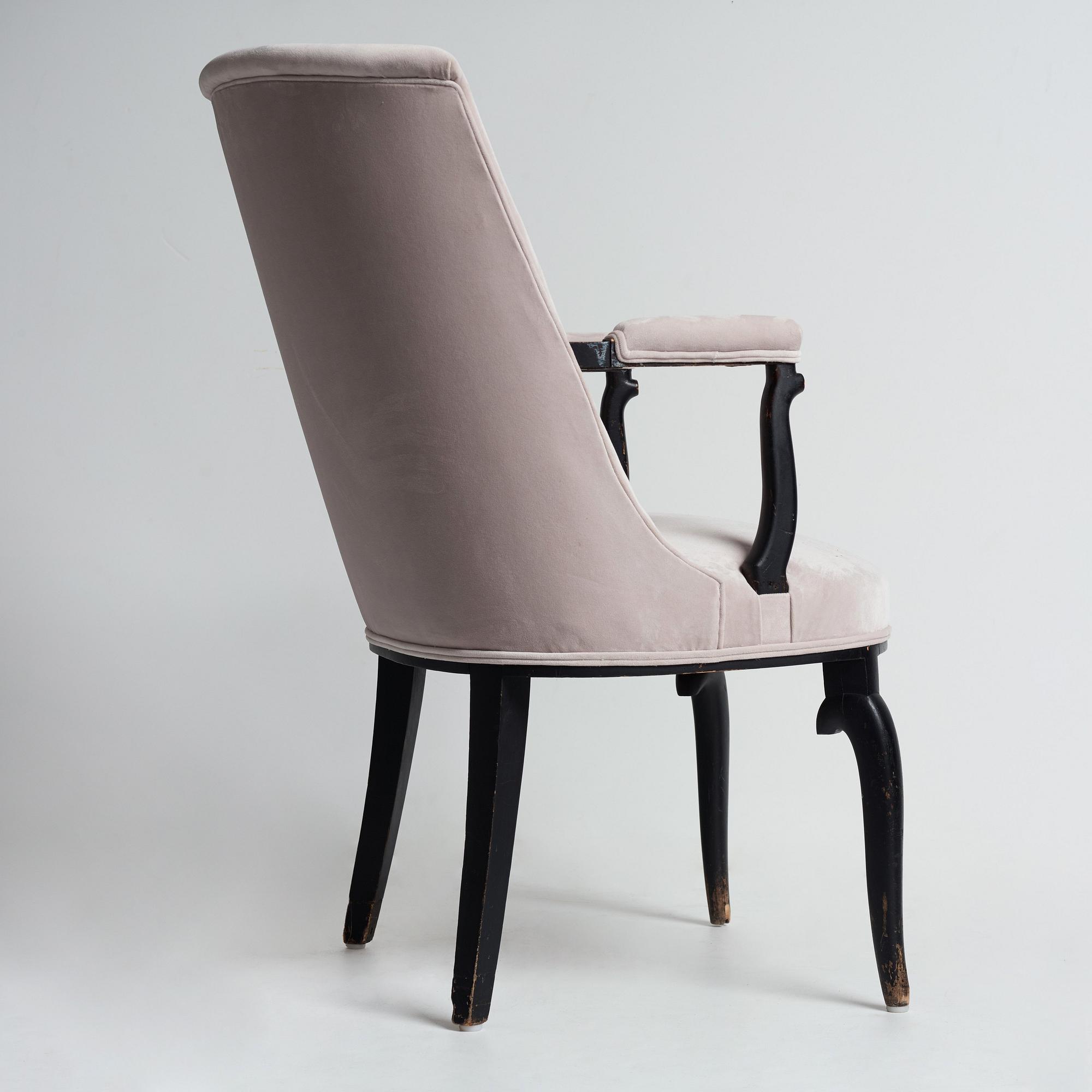 Gunnar Asplund, a pair of Swedish Grace chairs, Nordiska Kompaniet, Sweden ca 1924, from the cinema "Skandia-Teatern" Stockholm.