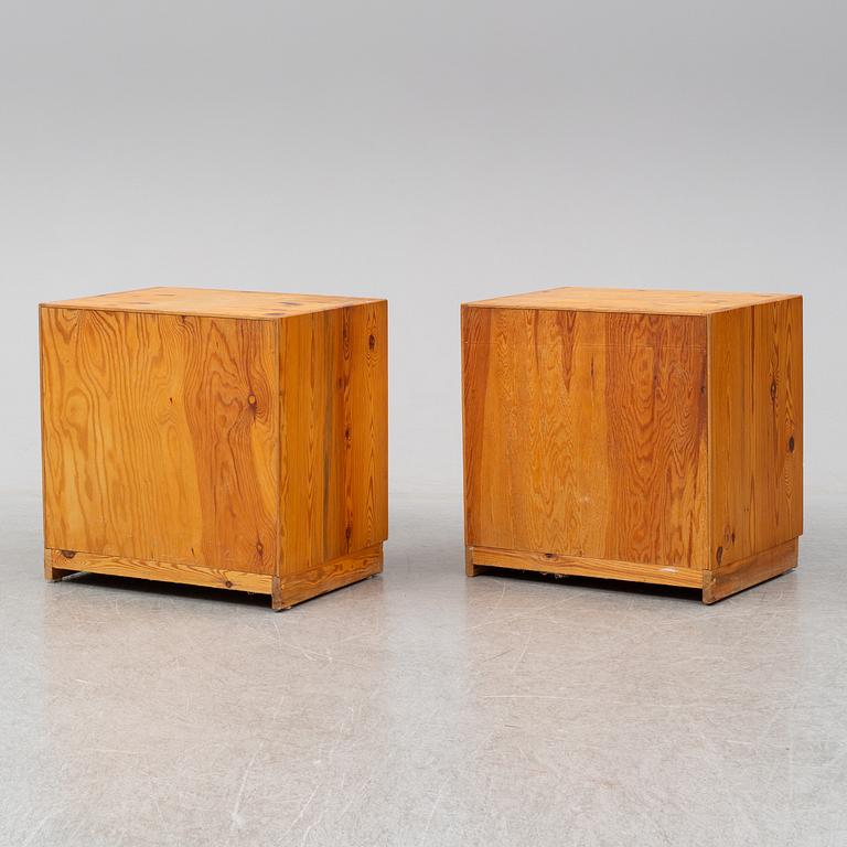 SÄNGBORD, ett par, 1900-talets andra hälft.