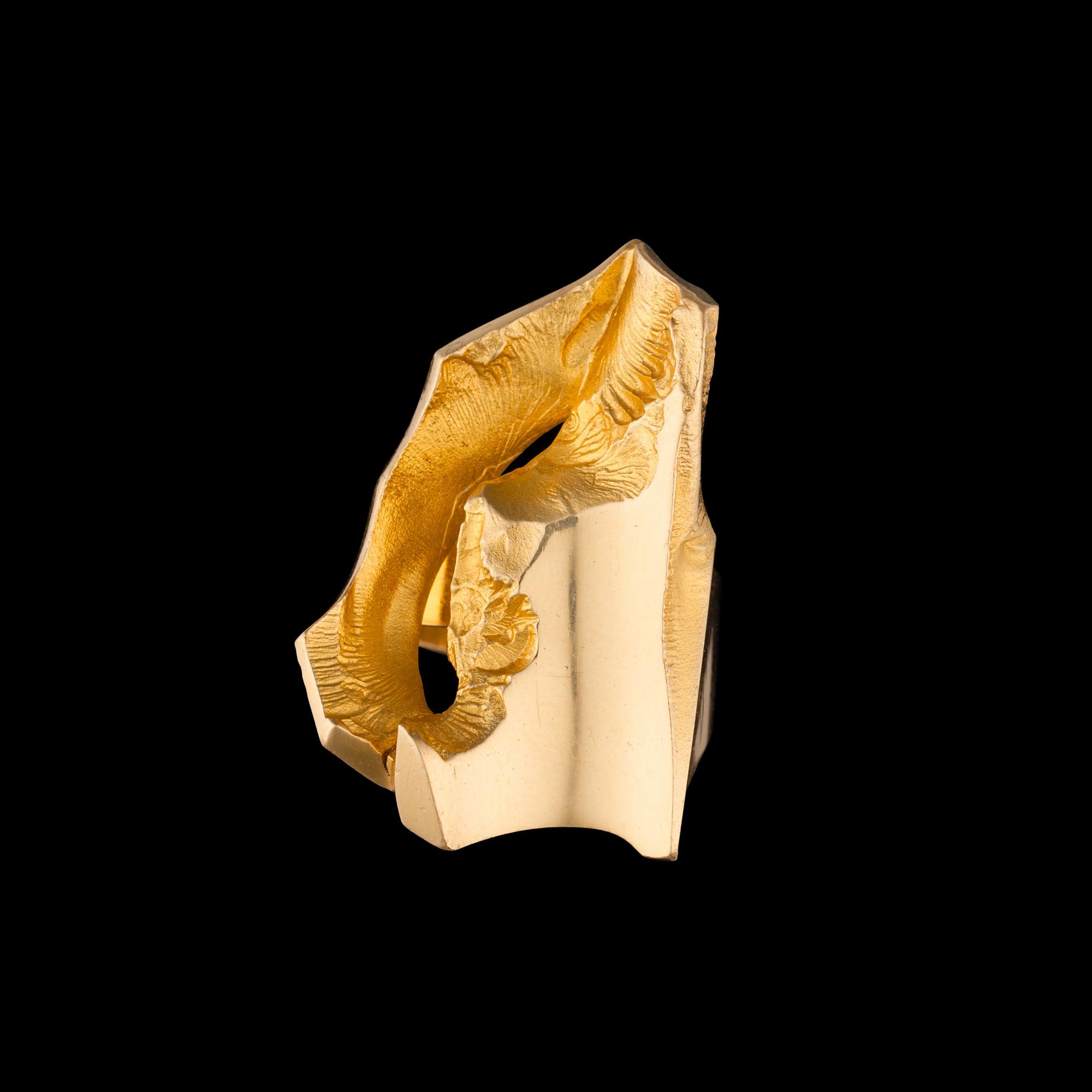 Matti Hyvärinen, A RING, 18K gold, Matti Hyvärinen, Turku 1989. Weight 24,5 g.