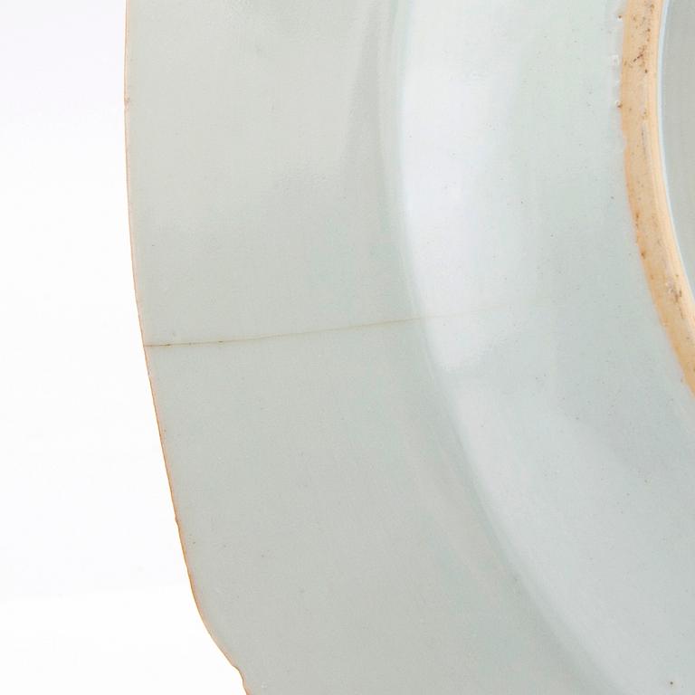 Plates/shallow bowls, 4 pcs, China, 18th century, porcelain.