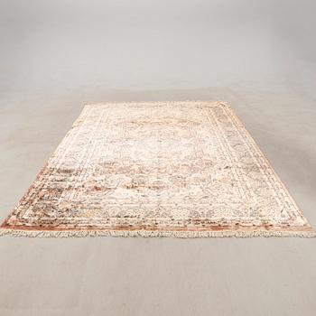 Oriental rug, approximately 306x210 cm.