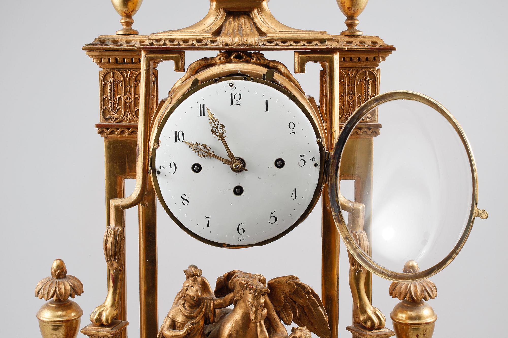 BORDSPENDYL, Louis XVI-stil, 1800-talets första del.