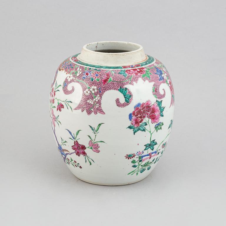 A famille rose jar, Qing dynasty, 18th Century.