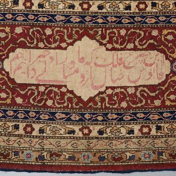 A CARPET, a semi-antique Tabriz, ca 466 x 328,5 cm.