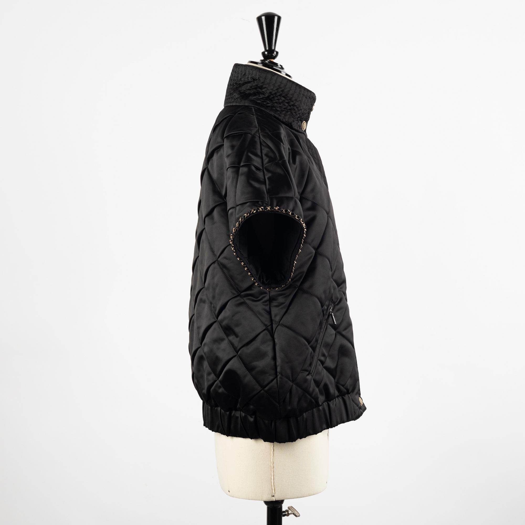 Chanel, jacket/vest, size Fr 38.