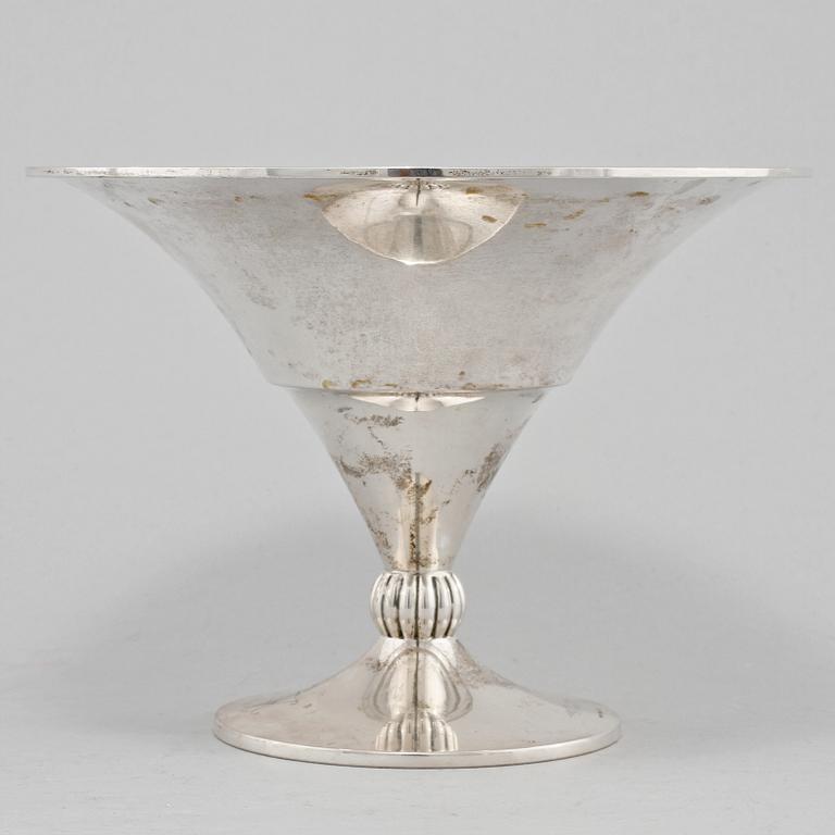 SKÅL, silver, Markströms Guldsmeds AB, Uppsala, 1934. Vikt 300 g.