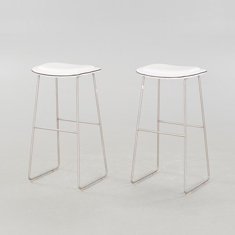 JASPER MORRISON, barstolar, ett par, "High pad stool", Cappelini, 2000-tal.