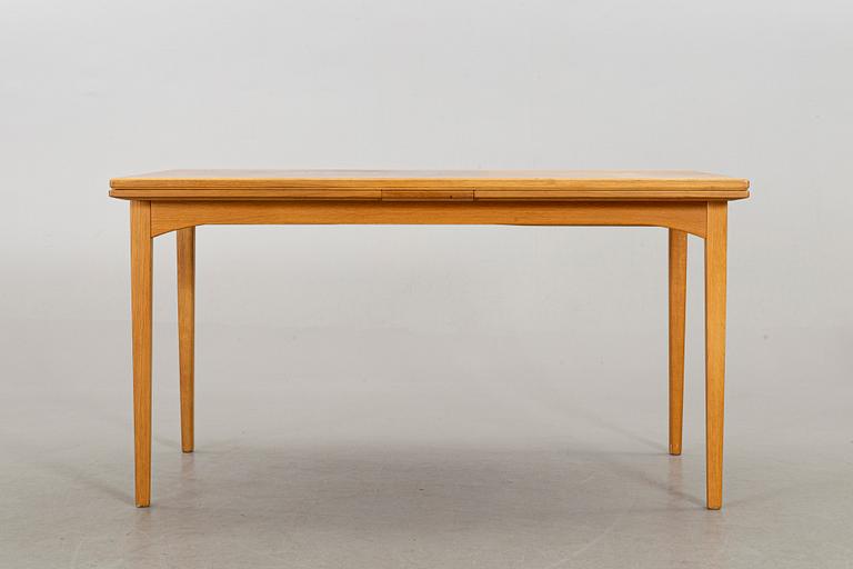 A CARL MALMSTEN DINING TABLE and CHAIRS, 7 parts.