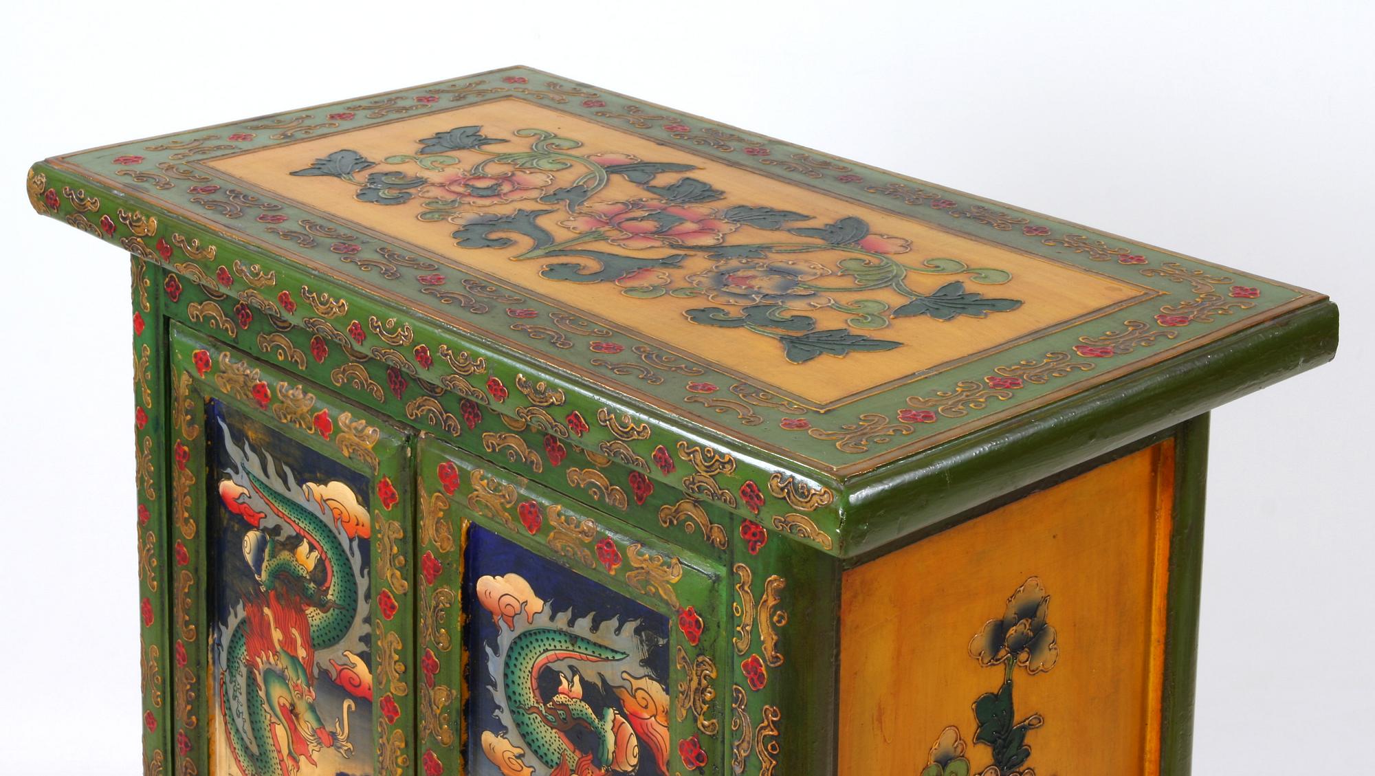 SKÅP, orientaliskt, 1900-tal.