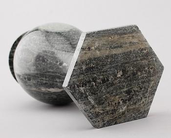 VAS, kolmårdsmarmor, 1900-talets mitt.