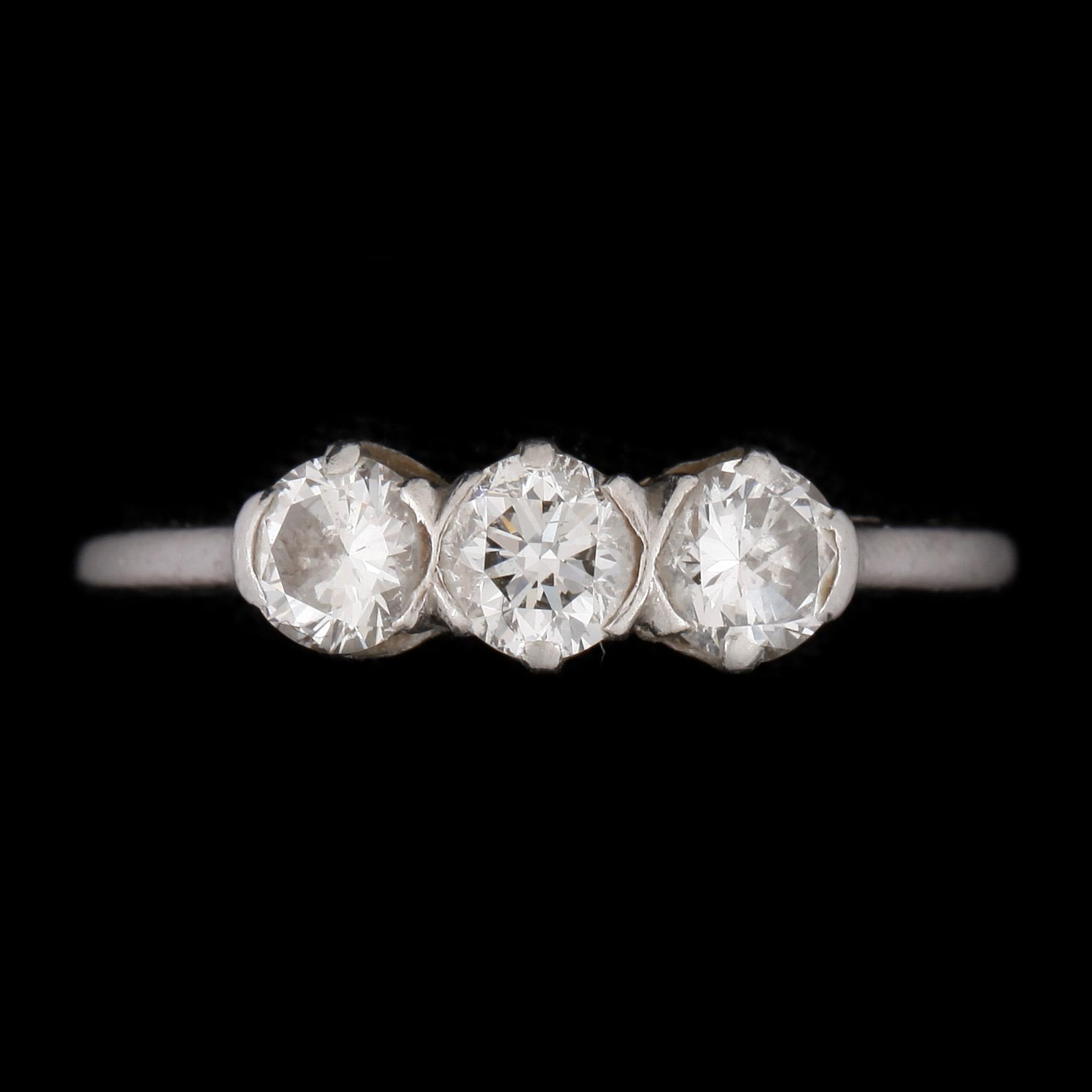 RING, 18k vitguld med diamanter tot ca0,77ct. Vikt 3g.