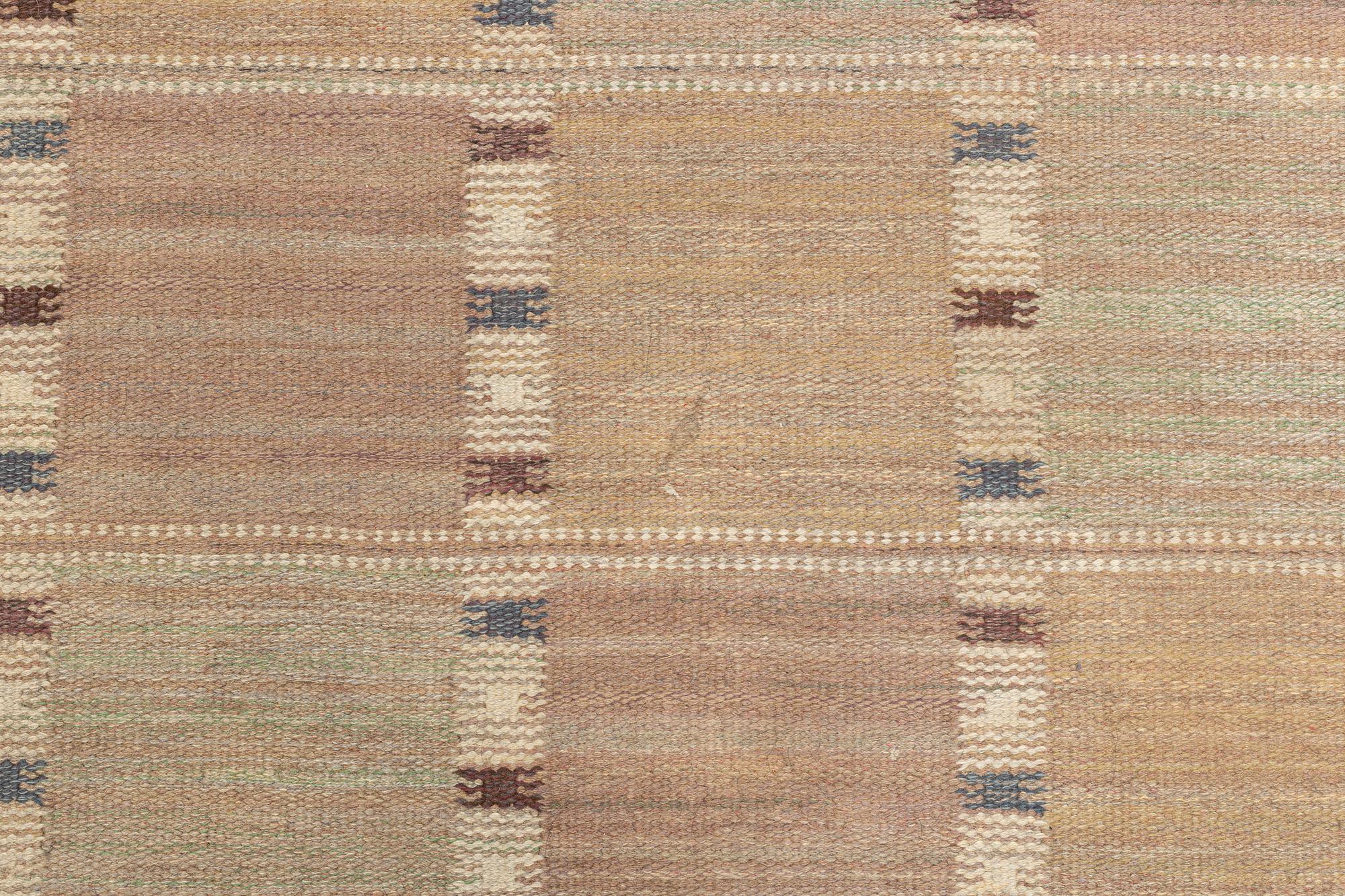 Barbro Nilsson, matta, "Falurutan grå", rölakan, ca 297 x 202 cm, signerad AB MMF BN.