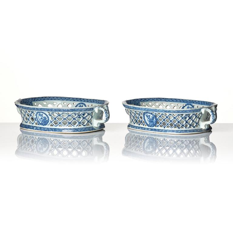 A pair of blue and white chesnut baskets, Qing dynasty, 18th Century.