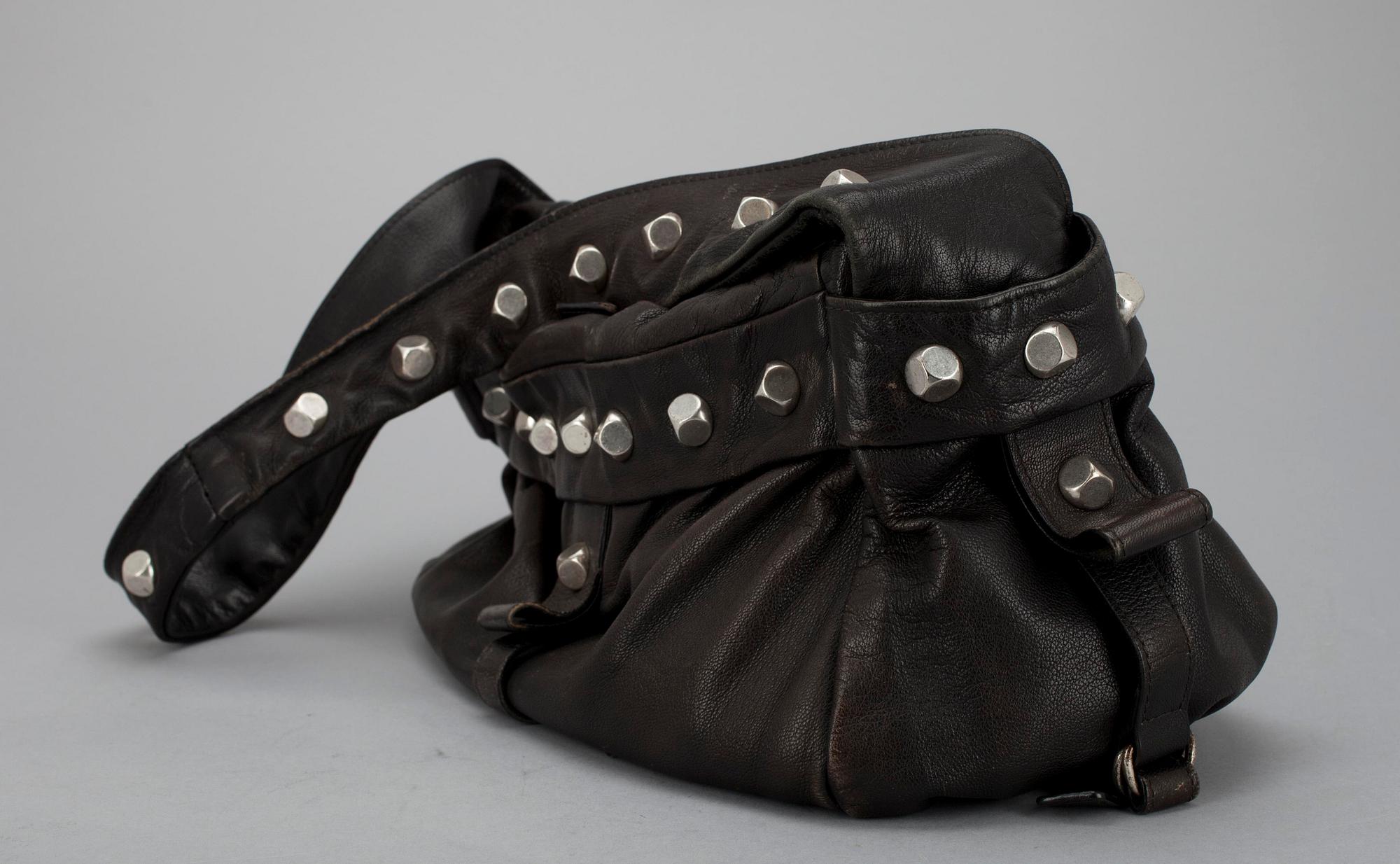 AXELREMSVÄSKA, Yves Saint Laurent.