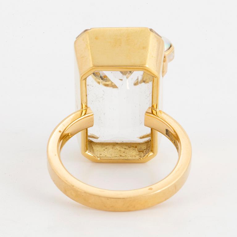 Engelbert 18K gold, rock crystal and pearl cocktail ring.