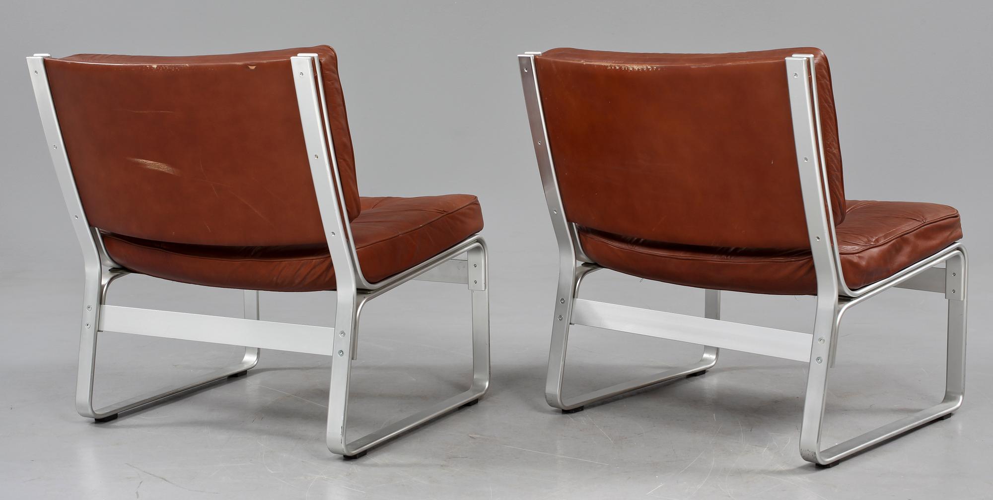 FÅTÖLJER, ett par, "Mondo" samt BORD, Karl-Erik Ekselius för JOC Möbler, 1900-talets andra hälft.