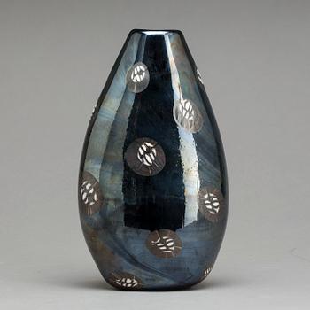 AN ERMANNO TOSO & VITTORIO FERRO GLASS VASE, later part of the 20th century.