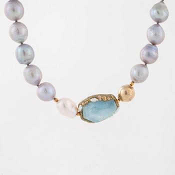 A beryll and cultured pearl necklace.