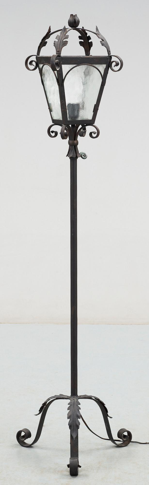GOLVARMATUR, metall, 1900-talets andra hälft.