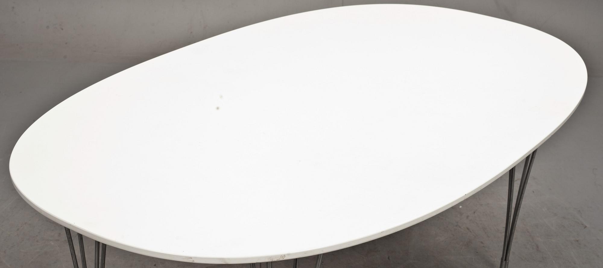 BORD, "Superellips", Bruno Mathsson och Piet Hein för Bruno Mathsson International, licenstillverkat av Fritz Hansen.